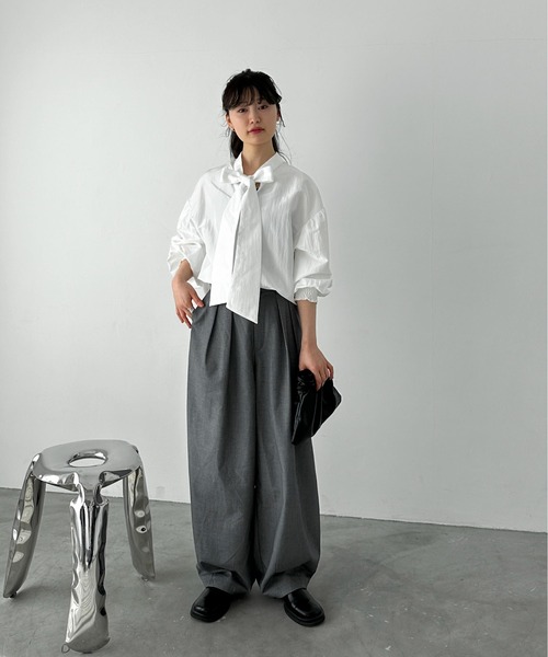 feepur（フェピュール）の「ツータックカーブスラックス（スラックス・レディース・ベージュ/グレー/ブラック・SMALL/MEDIUM）」の7枚目の写真