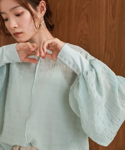 Bab（バブ）の「ドットボタン2WAYトップス（シャツ/ブラウス・レディース・ホワイト系その他/グリーン/オフホワイト/ブルーグリーン・M）」の5枚目の写真