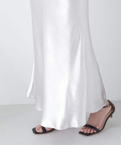 NATURAL BEAUTY BASIC（ナチュラルビューティーベーシック）の「◇メタルサテンナロースカート（スカート・レディース・グレー/ブルー・MEDIUM）」の16枚目の写真