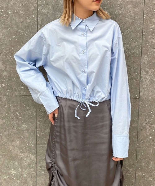 LOWRYS FARM（ローリーズファーム）の「ドロストクロップドシャツＬＳ 996959（シャツ/ブラウス・レディース・ホワイト/ブラック/ライトブルー・FREE）」の3枚目の写真