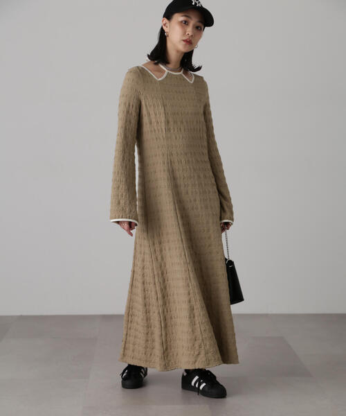 FREE'S MART(フリーズマート)の「カットアウトホルターネックワンピース(ワンピース・レディース・ブラック/ベージュ・MEDIUM/SMALL)」の8枚目の写真