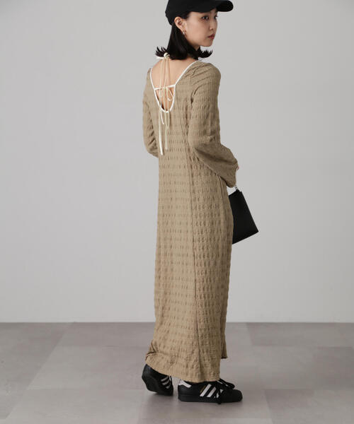 FREE'S MART(フリーズマート)の「カットアウトホルターネックワンピース(ワンピース・レディース・ブラック/ベージュ・MEDIUM/SMALL)」の9枚目の写真