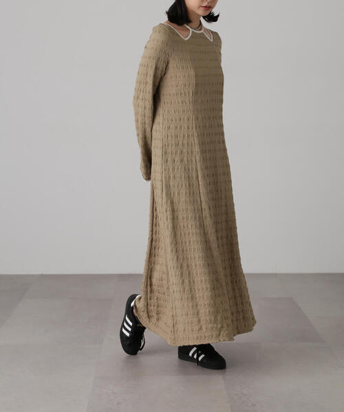 FREE'S MART(フリーズマート)の「カットアウトホルターネックワンピース(ワンピース・レディース・ブラック/ベージュ・MEDIUM/SMALL)」の11枚目の写真