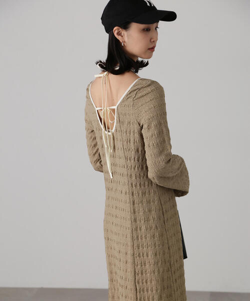 FREE'S MART(フリーズマート)の「カットアウトホルターネックワンピース(ワンピース・レディース・ブラック/ベージュ・MEDIUM/SMALL)」の19枚目の写真