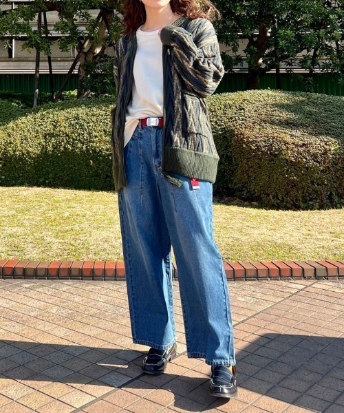 DOUBLE NAME(ダブルネーム)の「コクーンタックデニムパンツ(デニムパンツ・レディース・ライトインディゴブルー/ダークインディゴブルー・FREE)」の7枚目の写真