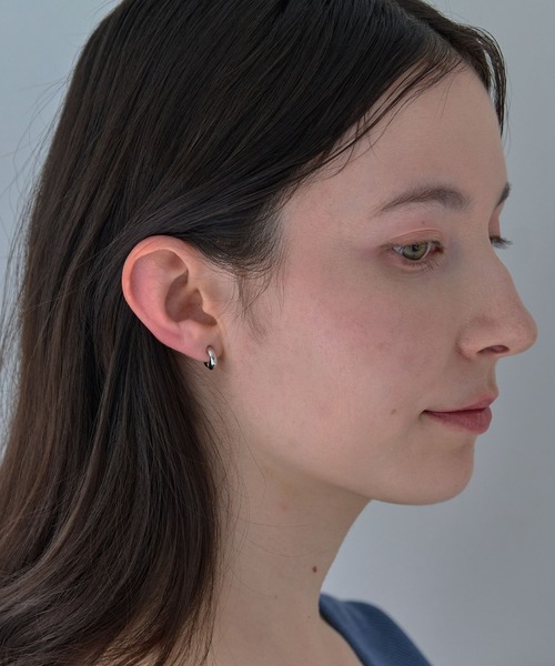 Phoebe(フィービィー)の「【金属アレルギー対応】【ピアス見えシリーズ】シンプルフープスナップイヤリング(イヤリング・レディース・シャンパン/イエローゴールド/シルバー・FREE)」の9枚目の写真