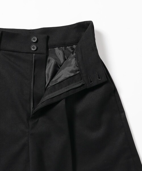 Ray BEAMS(レイビームス)の「Ray BEAMS / 1タック ショートパンツ(その他パンツ・レディース・ブラック/ベージュ・1/0)」の4枚目の写真