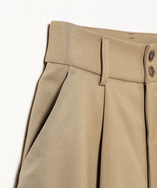Ray BEAMS(レイビームス)の「Ray BEAMS / 1タック ショートパンツ(その他パンツ・レディース・ブラック/ベージュ・1/0)」の8枚目の写真