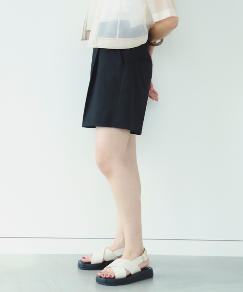 Ray BEAMS(レイビームス)の「Ray BEAMS / 1タック ショートパンツ(その他パンツ・レディース・ブラック/ベージュ・1/0)」の19枚目の写真