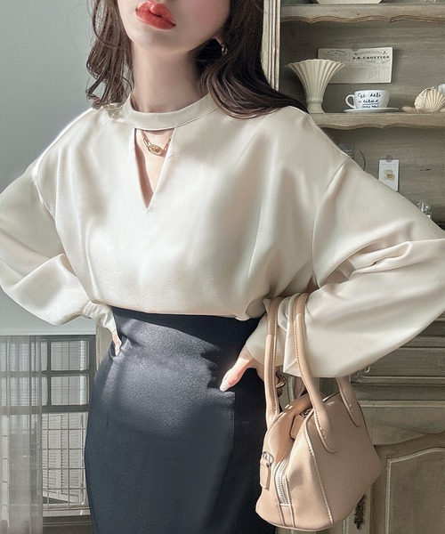 Meiru（メイル）の「チョーカーブラウス（シャツ/ブラウス・レディース・クリーム/ブラック/ライトブルー/ピンクベージュ/ベージュ/チャコール/ホワイト・X-LARGE/LARGE/MEDIUM/SMALL）」の17枚目の写真