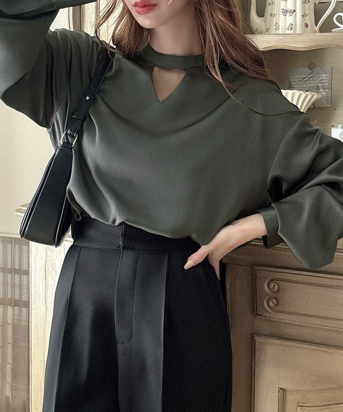 ♡Treaturself バラチョーカーブラウス　水色　♡ Rose choker satin puff blouse | Treat ürself