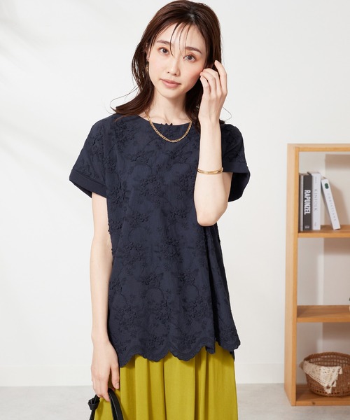 BELLUNA PLUS（ベルーナ）の「モチーフレース使いデザインプルオーバー（Tシャツ/カットソー・レディース・ラベンダー/セージグリーン/オフホワイト/ネイビー・MEDIUM/LARGE/X-LARGE）」の5枚目の写真