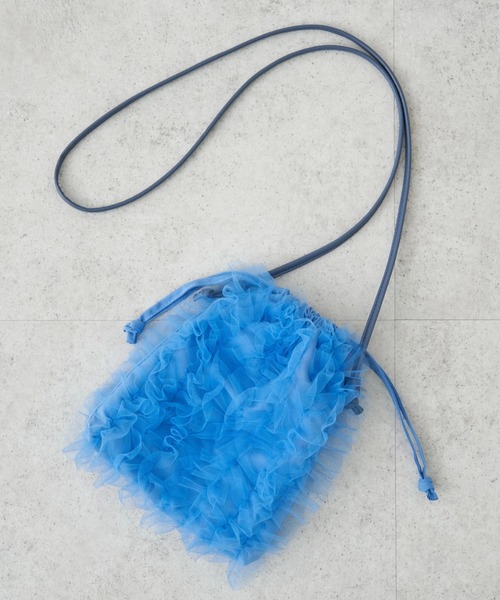 earth music&ecology(アースミュージックアンドエコロジー)の「チュールフリルミニショルダーバッグ(ショルダーバッグ・レディース・ブラック/アイボリー/ブルー・FREE)」の1枚目の写真