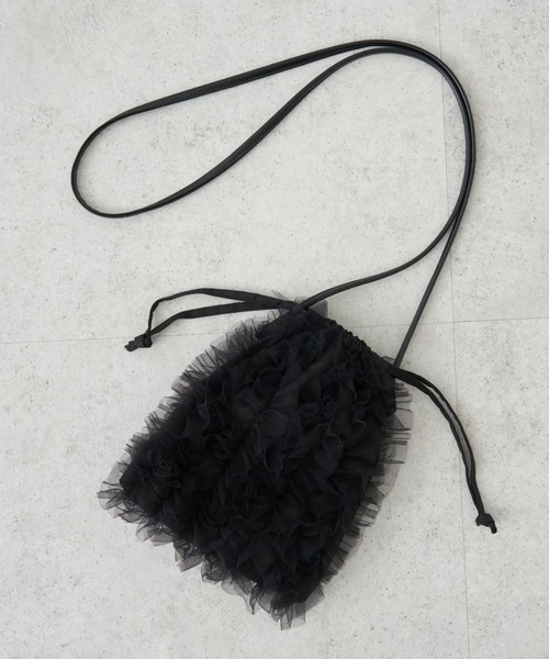 earth music&ecology(アースミュージックアンドエコロジー)の「チュールフリルミニショルダーバッグ(ショルダーバッグ・レディース・ブラック/アイボリー/ブルー・FREE)」の3枚目の写真