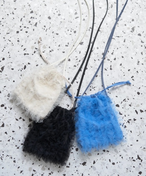 earth music&ecology(アースミュージックアンドエコロジー)の「チュールフリルミニショルダーバッグ(ショルダーバッグ・レディース・ブラック/アイボリー/ブルー・FREE)」の10枚目の写真