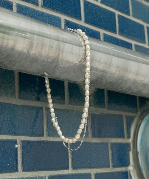 GOLDY（ゴールディ）の「グラス パール × チェーン アシンメトリー ネックレス（ネックレス・レディース・ゴールド/シルバー・FREE）」の4枚目の写真