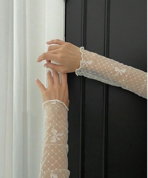 Per sist ence(パーシエンス)の「リボンドットシアーハーフネックメッシュトップス(Tシャツ/カットソー・レディース・ホワイト/ブラック・FREE)」の4枚目の写真