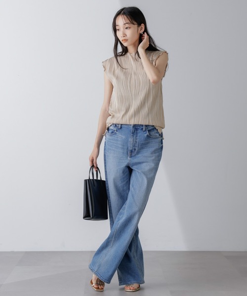 NANO universe(ナノユニバース)の「ウェーブリップルカットノースリーブトップス(セットアップ可)(Tシャツ/カットソー・レディース・ライム/チャコール/ベージュ・FREE)」の14枚目の写真