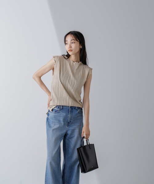 NANO universe(ナノユニバース)の「ウェーブリップルカットノースリーブトップス(セットアップ可)(Tシャツ/カットソー・レディース・ライム/チャコール/ベージュ・FREE)」の16枚目の写真