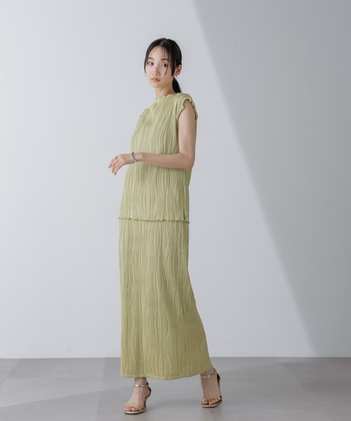 NANO universe(ナノユニバース)の「ウェーブリップルカットノースリーブトップス(セットアップ可)(Tシャツ/カットソー・レディース・ライム/チャコール/ベージュ・FREE)」の22枚目の写真