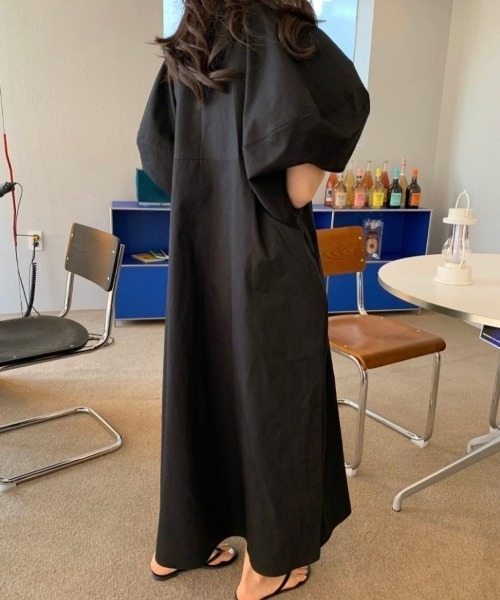 ECLIN（エクラン）の「バルーンスリーブビックシルエットロングワンピース（ワンピース・レディース・ブルー/ブラック/ベージュ/ホワイト/ピンク・M/L/XL）」の3枚目の写真