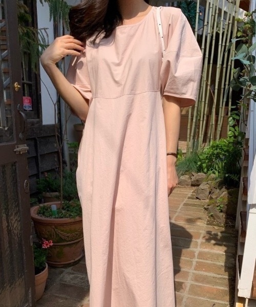 ECLIN（エクラン）の「バルーンスリーブビックシルエットロングワンピース（ワンピース・レディース・ブルー/ブラック/ベージュ/ホワイト/ピンク・M/L/XL）」の22枚目の写真