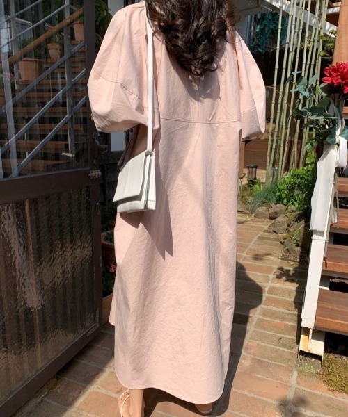 ECLIN（エクラン）の「バルーンスリーブビックシルエットロングワンピース（ワンピース・レディース・ブルー/ブラック/ベージュ/ホワイト/ピンク・M/L/XL）」の20枚目の写真