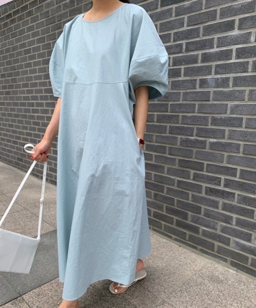 ECLIN（エクラン）の「バルーンスリーブビックシルエットロングワンピース（ワンピース・レディース・ブルー/ブラック/ベージュ/ホワイト/ピンク・M/L/XL）」の8枚目の写真