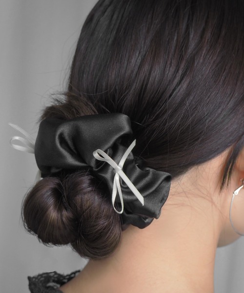 minia(ミニア)の「メニーリボンシュシュ(シュシュ・レディース・シルバー/ブラック・FREE)」の4枚目の写真