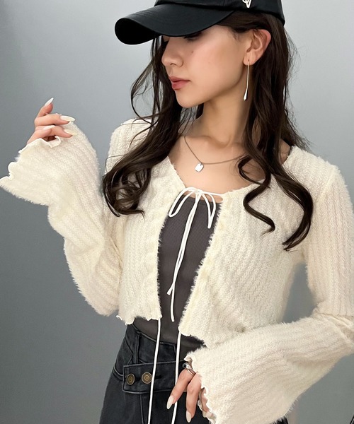 mily bilet(ミウィビレット)の「【mily bilet】高見えロゴプレートがキラリ。前後2WAYリボンデザインニットカーディガン(カーディガン/ボレロ・レディース・レッド/アイボリー/ブラック/チャコールグレー/スモークピンク/ライトブルー・X-LARGE/SMALL/MEDIUM/LARGE)」の7枚目の写真