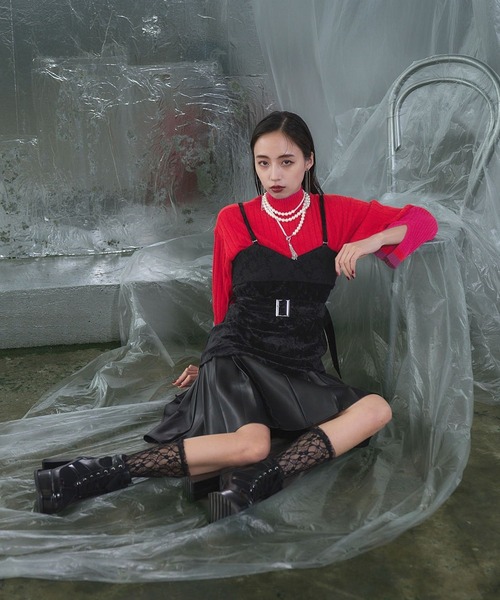 HARE(ハレ)の「ベロア*レースビスチェ(HARE)(ベスト・レディース・ブラック/グレー/ネイビー・FREE)」の5枚目の写真