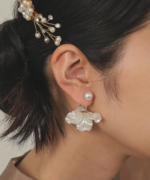 Kana(カナ)の「ヒラヒラ 花びら ピアス パーティー 結婚式 お呼ばれ オケージョン(ピアス(両耳用)・レディース・アイボリー・フリー)」の3枚目の写真