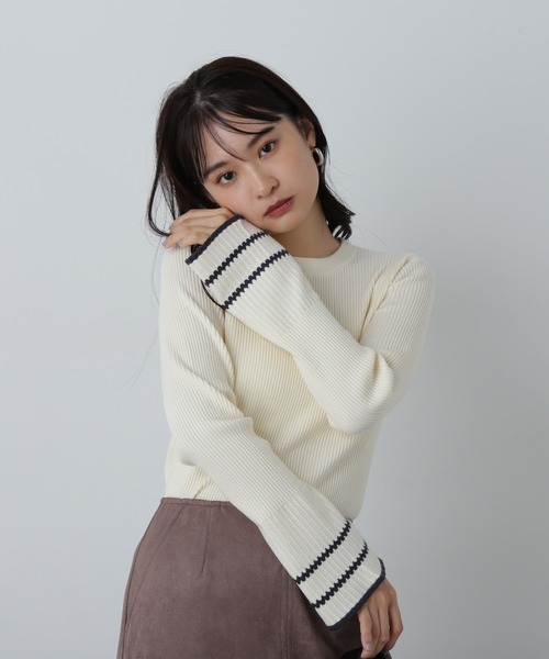 N.（N. Natural Beauty Basic）（エヌエヌナチュラルビューティーベーシック）の「◆バイカラーラインフレアスリーブニット（ニット/セーター・レディース・オフホワイト/グレー/グリーン・MEDIUM）」の5枚目の写真