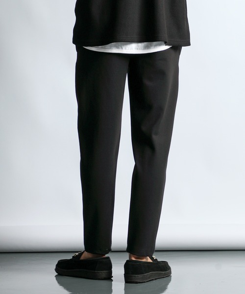 LANVIN en Bleu（ランバンオンブルー）の「高伸縮ソリッドポンチ素材 
