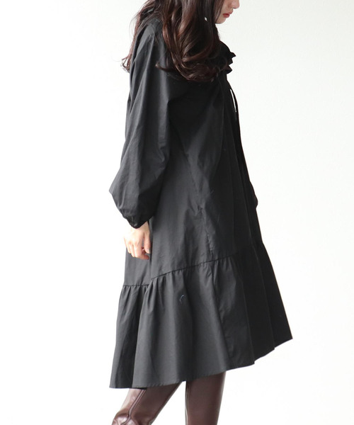 Three Four Time（ｽﾘｰﾌｫｰﾀｲﾑ）の「ギャザーフリルカラーフレアーワンピース（ワンピース・レディース・オフホワイト/パープル/ブラック・FREE）」の2枚目の写真