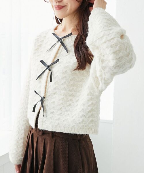 MAJESTIC LEGON（マジェスティックレゴン）の「フロントリボンショートカーディガン（カーディガン/ボレロ・レディース・ライトグレー/チャコールグレー/アイボリー/ライトピンク・MEDIUM）」の9枚目の写真