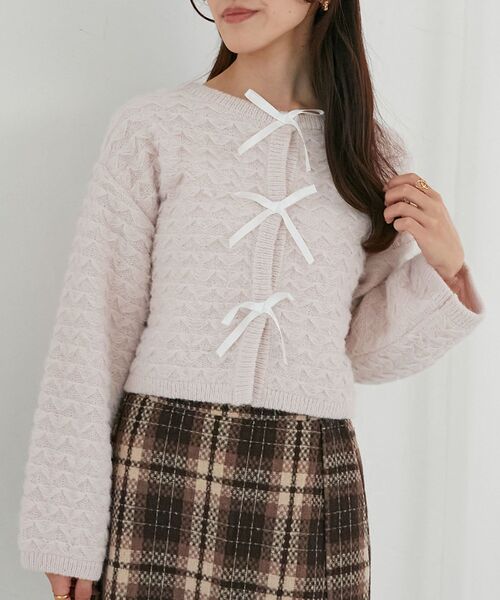 MAJESTIC LEGON（マジェスティックレゴン）の「フロントリボンショートカーディガン（カーディガン/ボレロ・レディース・ライトグレー/チャコールグレー/アイボリー/ライトピンク・MEDIUM）」の15枚目の写真