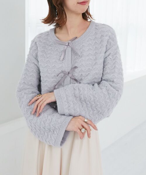 MAJESTIC LEGON（マジェスティックレゴン）の「フロントリボンショートカーディガン（カーディガン/ボレロ・レディース・ライトグレー/チャコールグレー/アイボリー/ライトピンク・MEDIUM）」の22枚目の写真