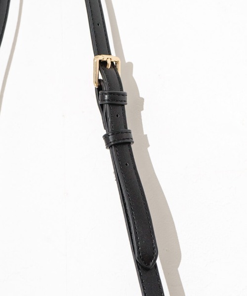 flower(フラワー)の「スエードライクショルダーバッグ(ショルダーバッグ・レディース・ブラック・FREE)」の12枚目の写真