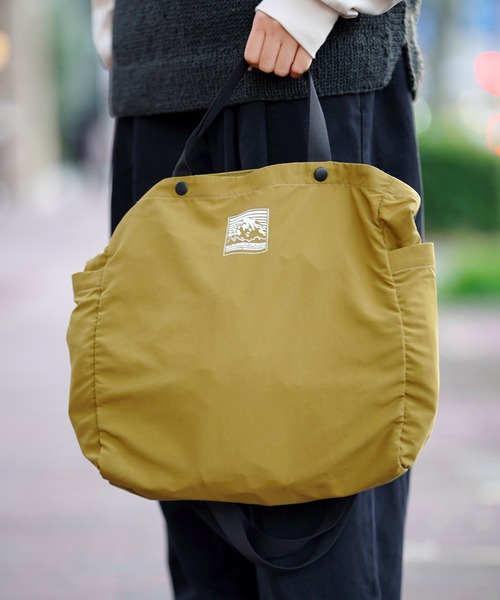 MT. RAINIER DESIGN(マウントレイニアデザイン)の「MT.RAINIER DESIGN パッカブルショルダートート バッグ(ショルダーバッグ・メンズ・ブラック/ベージュ・FREE)」の15枚目の写真