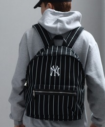 ブラックバックパック ストライプ レディースのバックパック/リュック（ブラック/黒色系