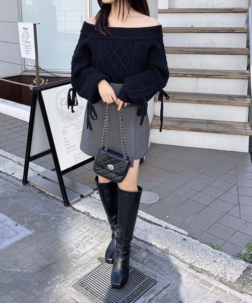 INGNI(イング)の「袖リボンオフショルケーブルニット(ニット/セーター・レディース・ブラック/ピンク/オフホワイト/グレー・M)」の14枚目の写真