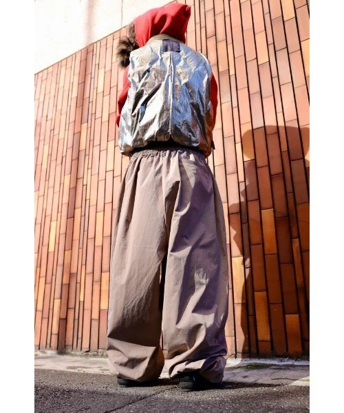 LOCALINA（ロカリナ）の「Re:hopping nylon pants（その他パンツ・メンズ・サンドベージュ/ブラック・FREE）」の5枚目の写真