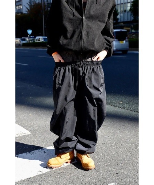 LOCALINA hopping nylon pants ブラウン 20%OFF》LOCALINA / Re:hopping nylon pants - sand - 乱痴気