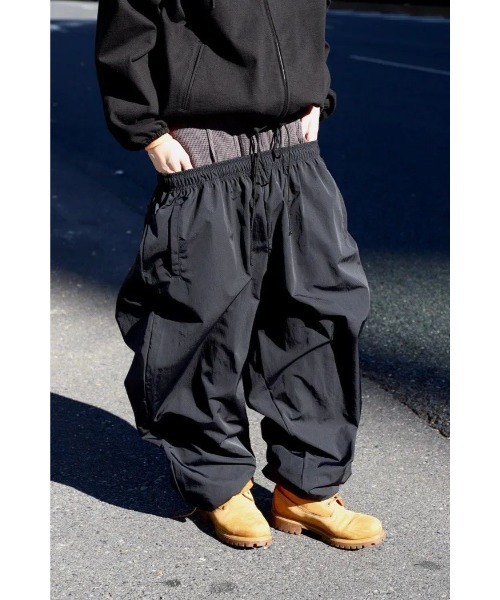 LOCALINA（ロカリナ）の「Re:hopping nylon pants（その他パンツ・メンズ・サンドベージュ/ブラック・FREE）」の12枚目の写真