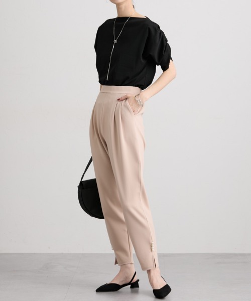 nissen（ニッセン）の「裾パール調ボタン付テーパードパンツ（スラックス・レディース・ベージュ/ブラック・L/M）」の6枚目の写真