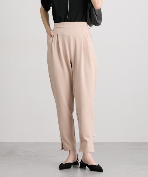 nissen（ニッセン）の「裾パール調ボタン付テーパードパンツ（スラックス・レディース・ベージュ/ブラック・L/M）」の4枚目の写真