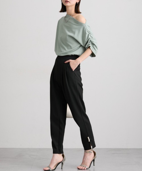 nissen（ニッセン）の「裾パール調ボタン付テーパードパンツ（スラックス・レディース・ベージュ/ブラック・L/M）」の12枚目の写真