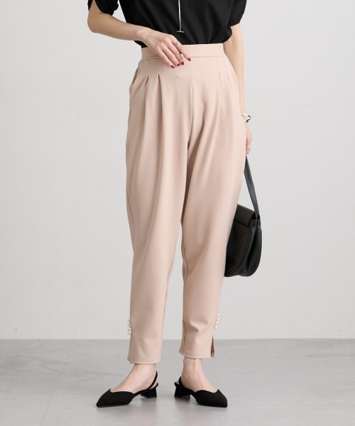 nissen（ニッセン）の「裾パール調ボタン付テーパードパンツ（スラックス・レディース・ベージュ/ブラック・L/M）」の13枚目の写真