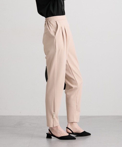 nissen（ニッセン）の「裾パール調ボタン付テーパードパンツ（スラックス・レディース・ベージュ/ブラック・L/M）」の14枚目の写真